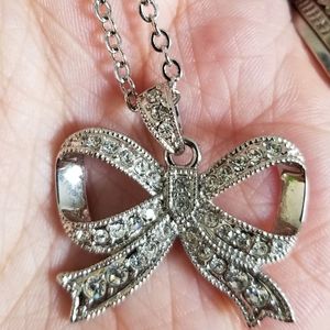 Park Lane Bow Necklace